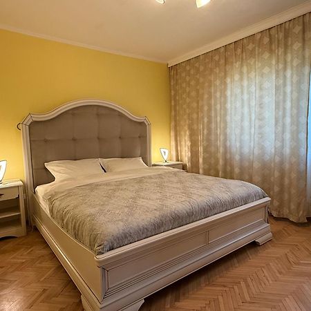 Apartment Palace Of Parliament Bucharest Exterior photo